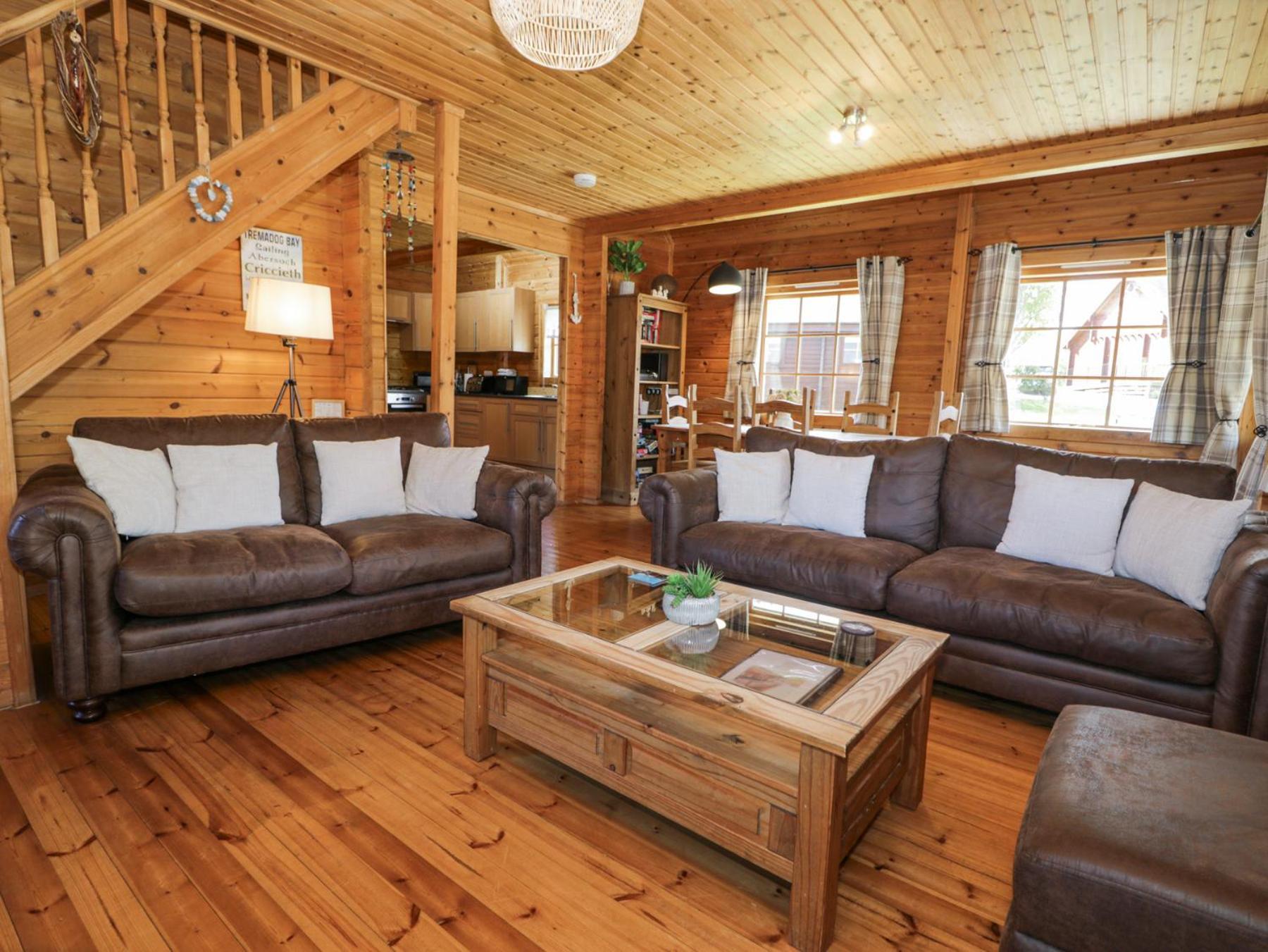 Sun View Lodge Ланбедър Екстериор снимка